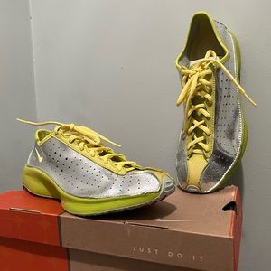 Women’s Nike Air Super Fly B Size 9